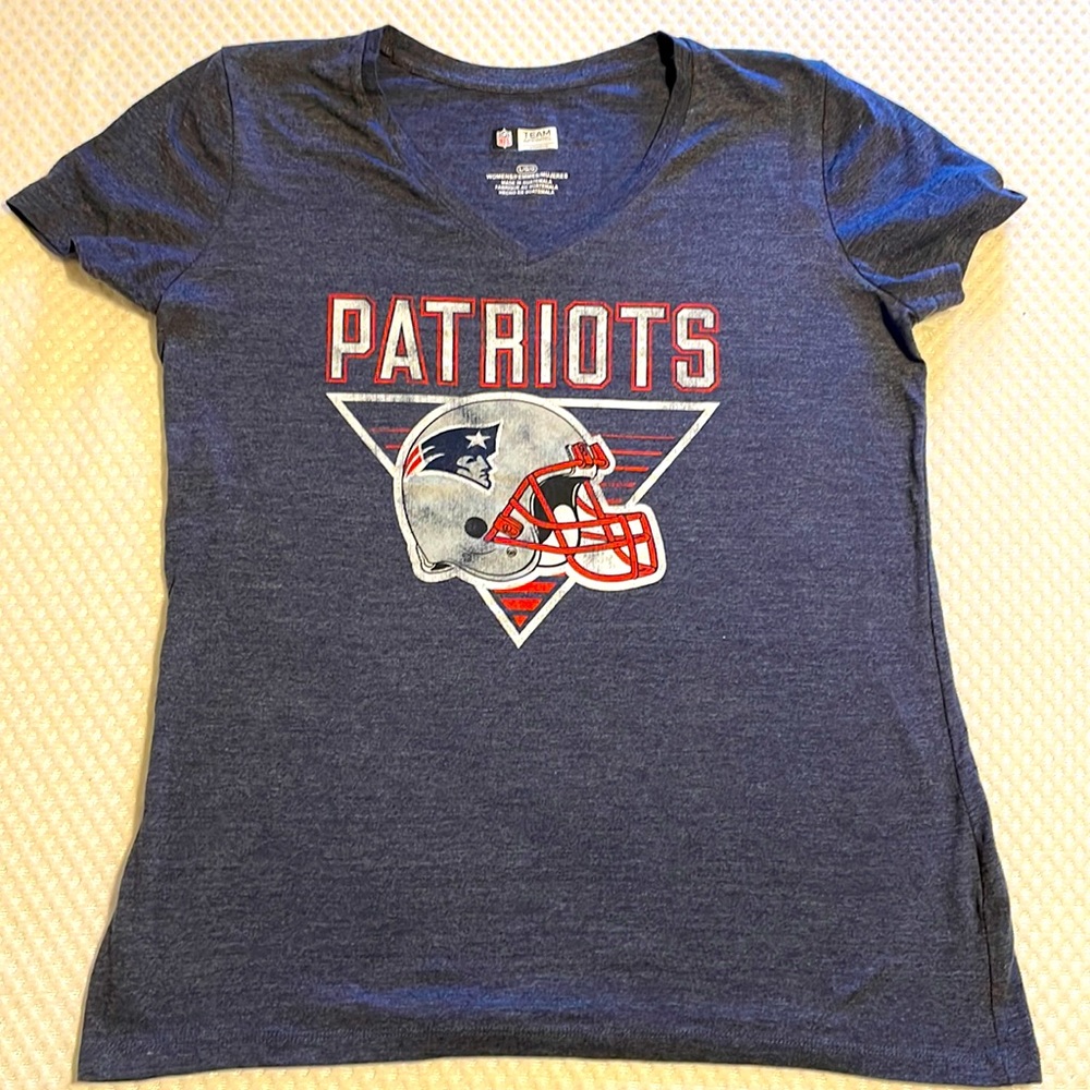 Womens patriots t-shirt.